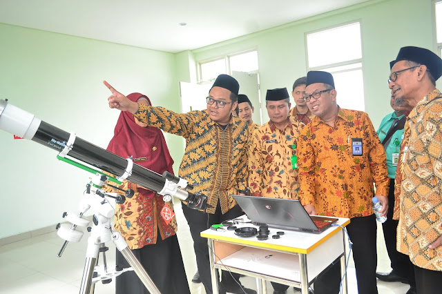 Ahmad Umar : Dunia Terus Berubah. Perubahan Adalah Sunatullah