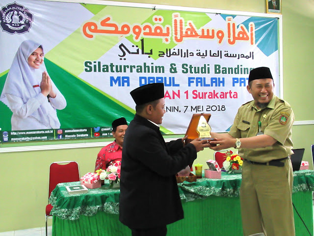 KUNJUNGAN STUDI KE MAPK SURAKARTA DARI MA DARUL FALAH PATI