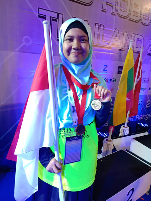 Siswi MAN 1 Surakarta Juara World Robot Games Thailand